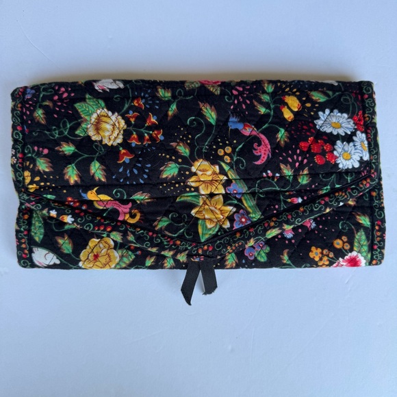 Vera Bradley Retired Rare Tavern On The Green Clutch Fold Travel Accessory - Picture 1 of 9